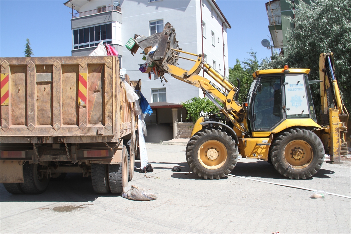 Konya Da Bir Apartman N Bah Esinden Kamyon Ve R Mork P Kar Ld