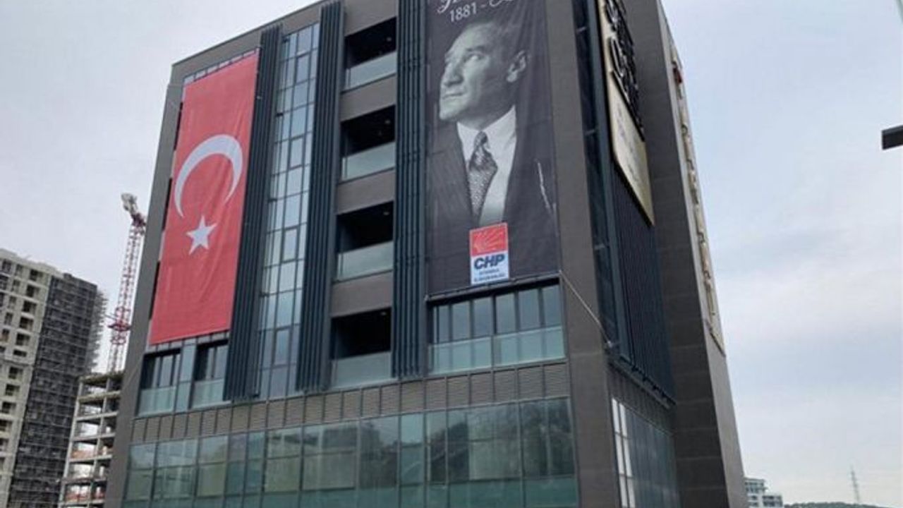 CHP İstanbul İl binasına silahlı saldırı iddiası