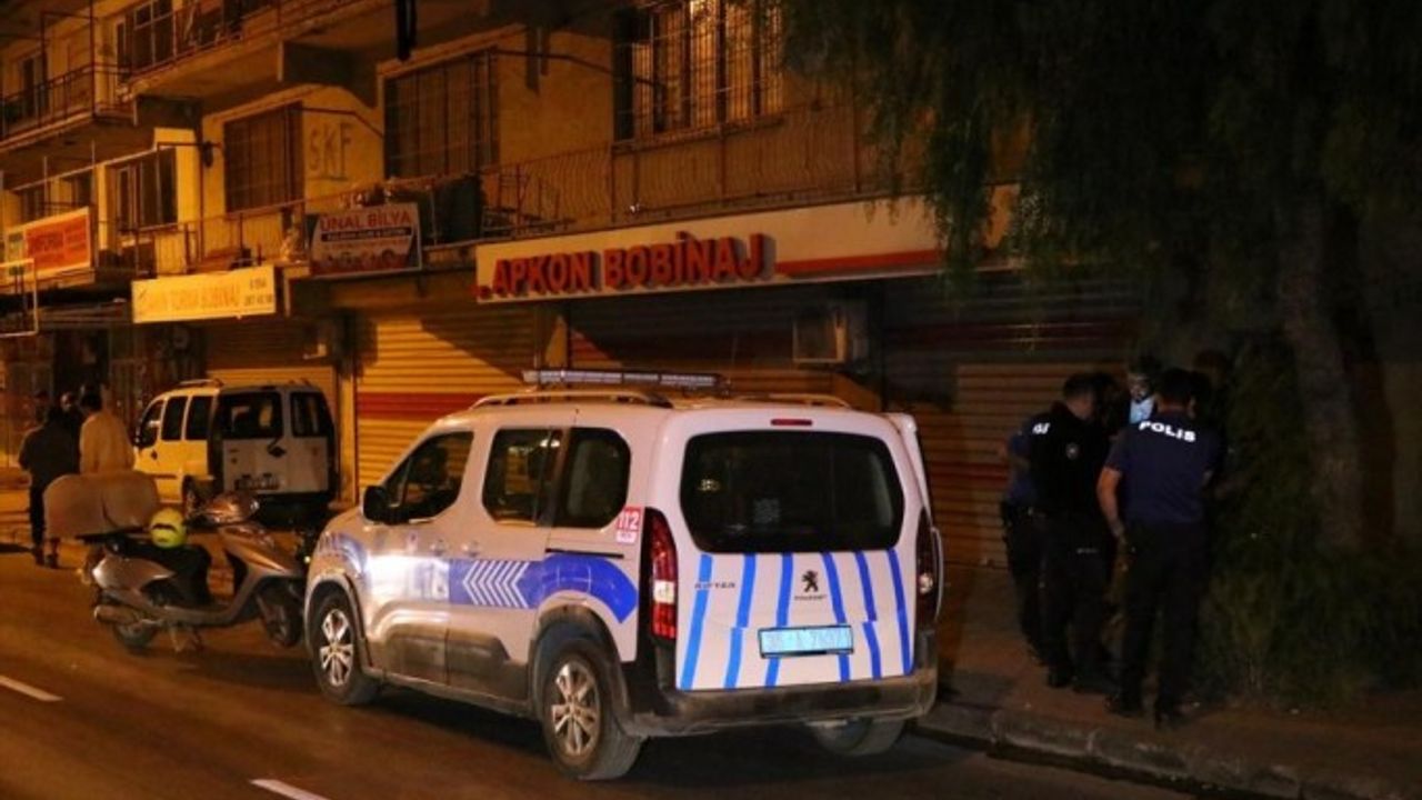 İzmir'de eğlence mekanındaki silahlı kavgada 1 kişi öldü