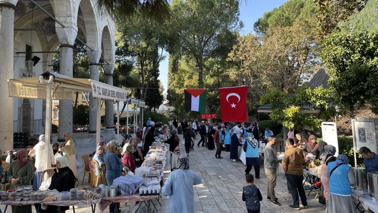 Aydın'da Filistinliler için kermes düzenlendi