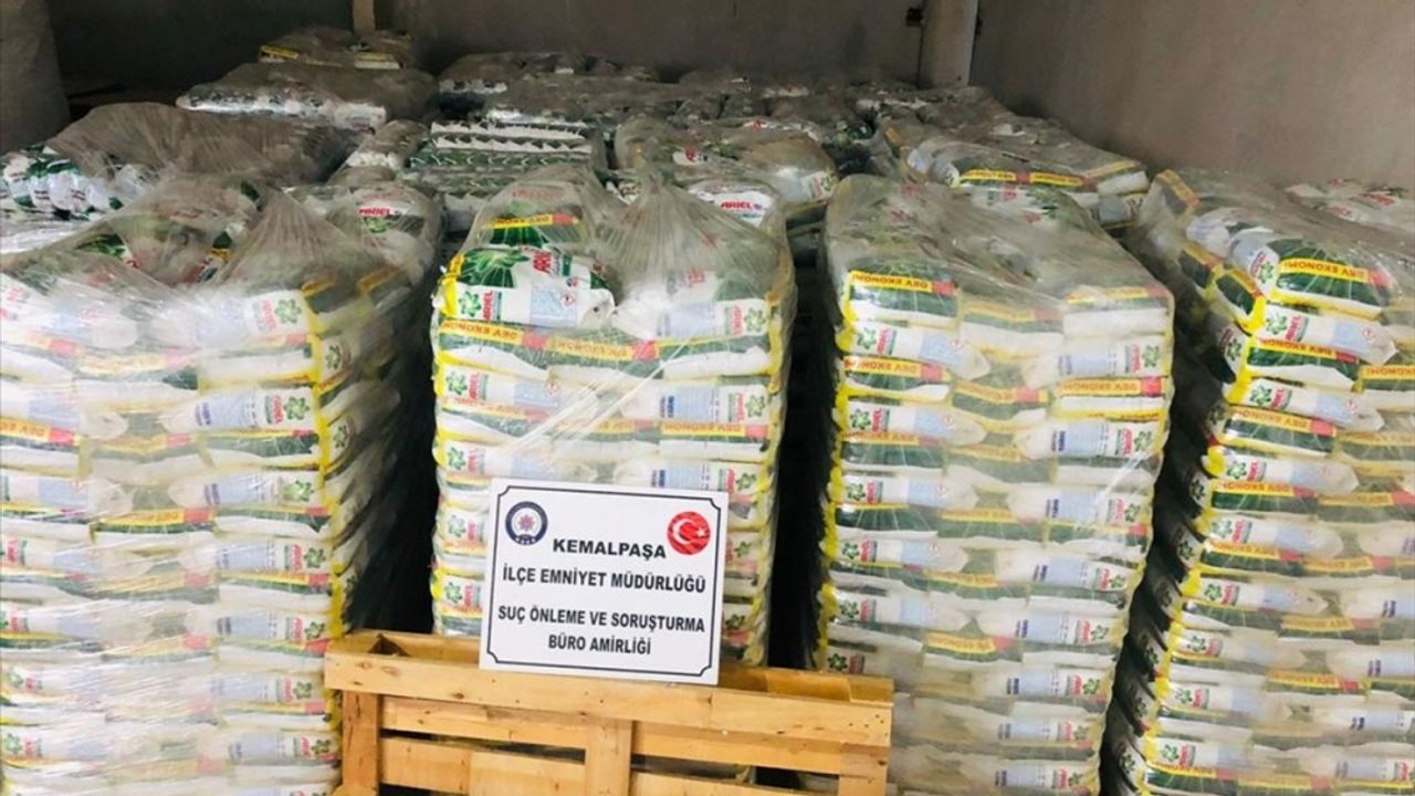 İzmir'de bir depoda 25 ton 800 kilogram sahte deterjan ele geçirildi
