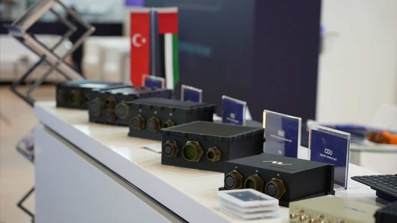 Türkiye'de geliştirilen uçuş kontrol, haberleşme ve güç sistemleri Dubai'de vitrine çıktı