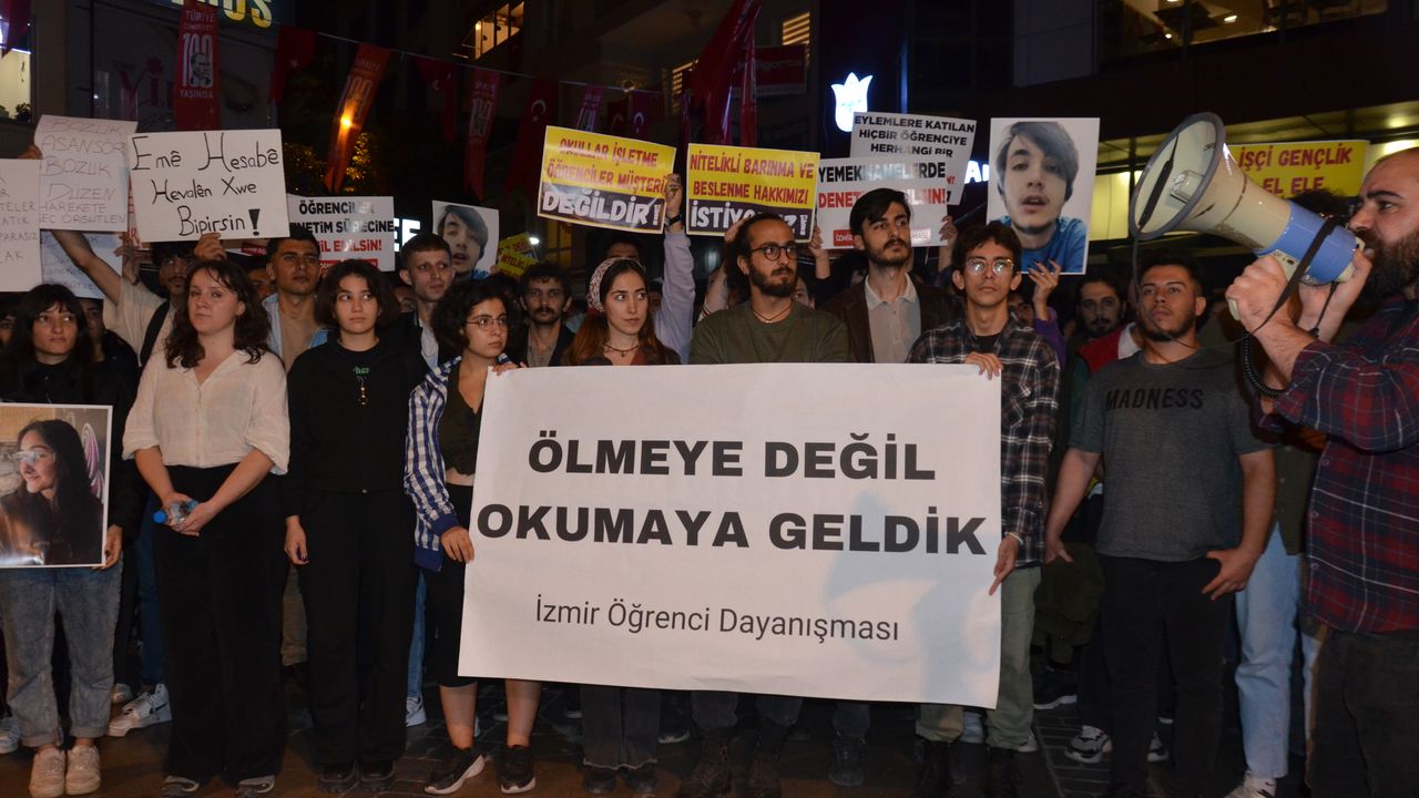 İzmir'de öğrenciler sokağa indi, haklarını istedi