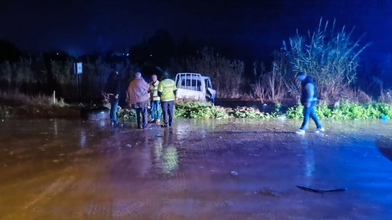 Aydın'da trafik kazasında kamyonetin sürücüsü öldü