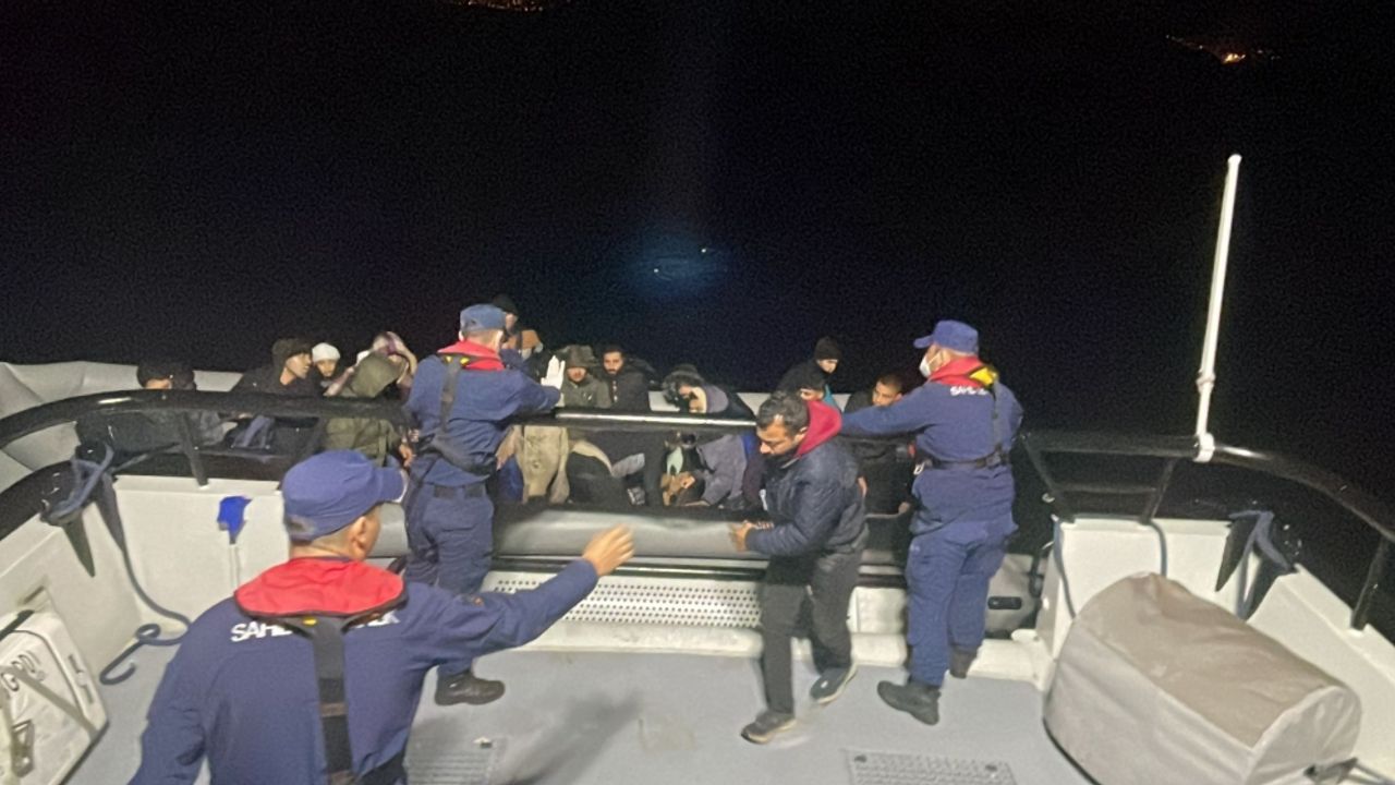 Bodrum açıklarında 30 düzensiz göçmen kurtarıldı, 63 göçmen yakalandı