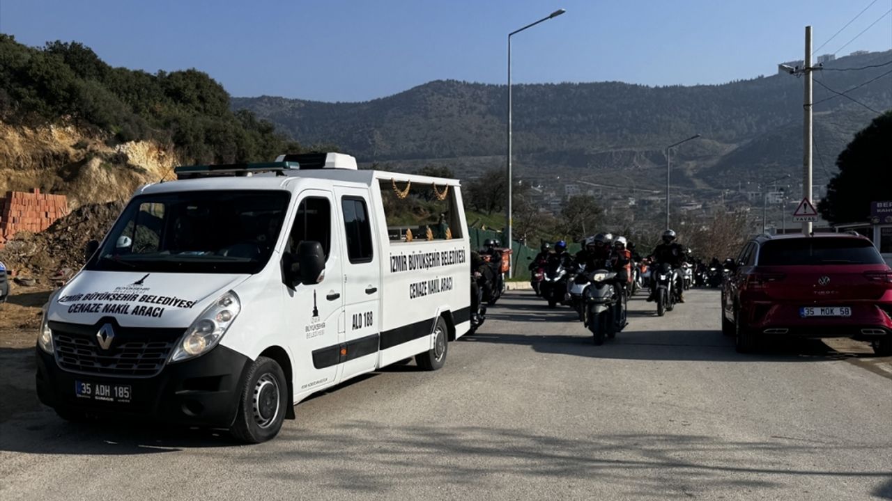 İzmir'de trafik kazasında ölen motokuryeye hüzünlü veda