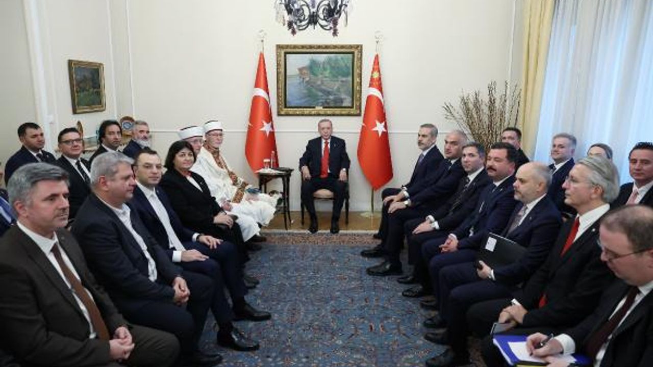 Erdoğan, Türkiye'nin Atina Büyükelçiliğini ziyaret etti