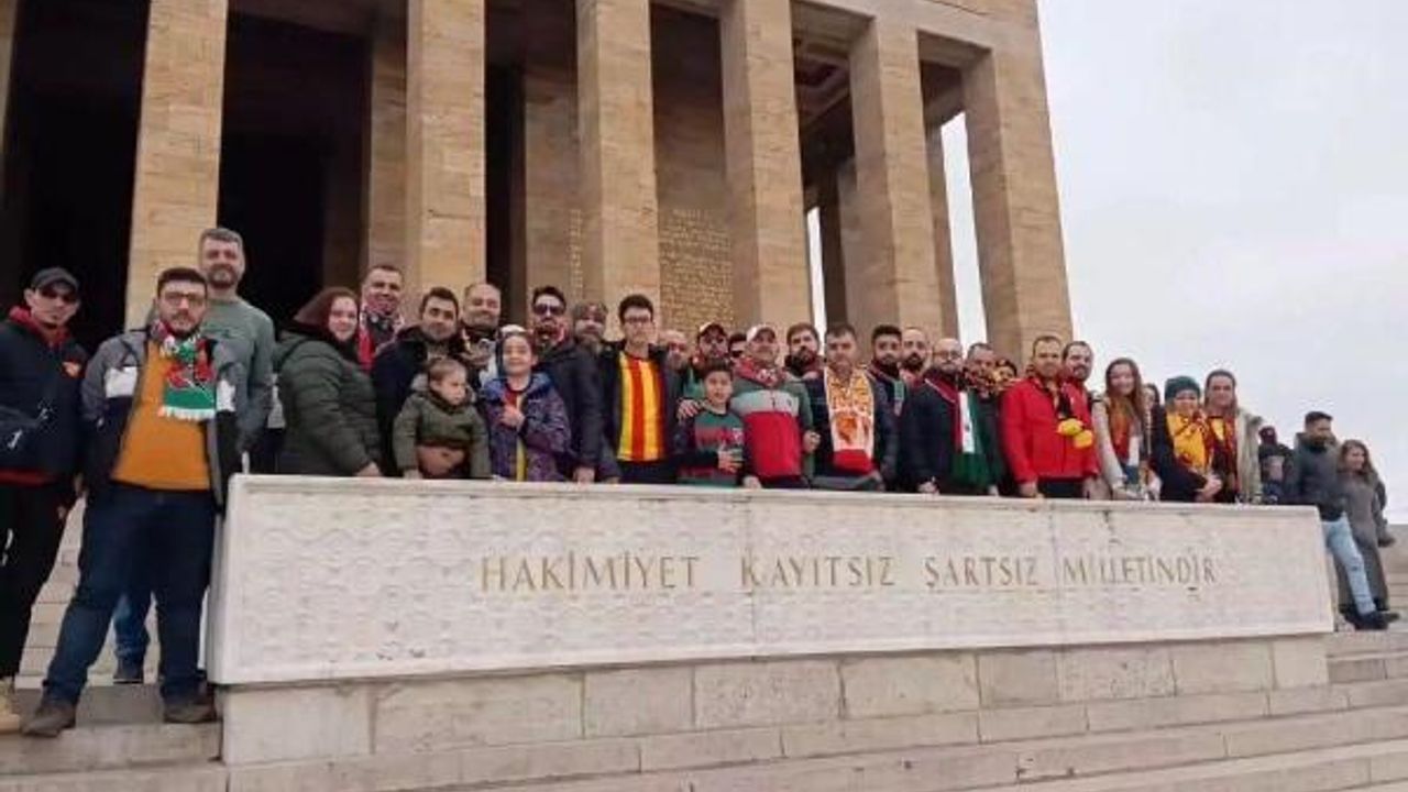 İzmir'in ezeli rakipleri Anıtkabir'de buluştu