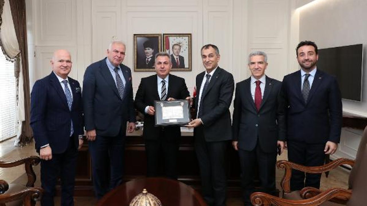 Karşıyaka yönetimi yeni stat için Vali Elban'dan destek istedi