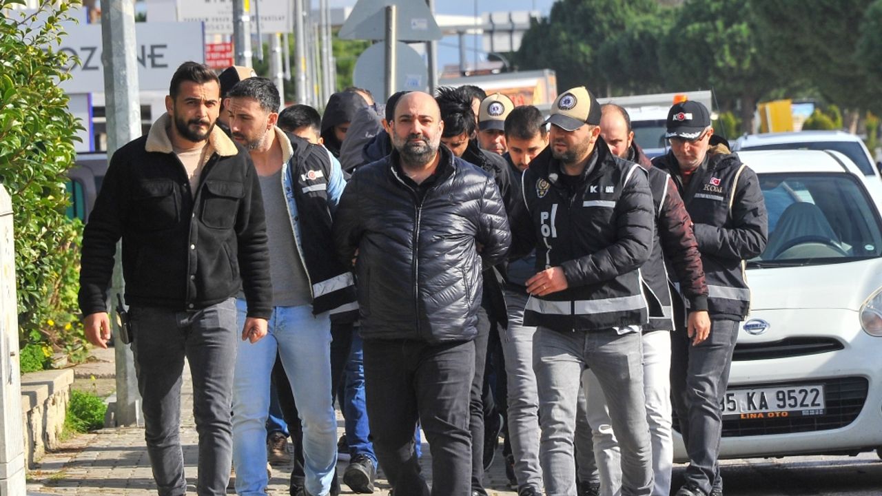 İzmir'de suç gelirlerinin aklanmasına yönelik operasyonda 6 kişi tutuklandı