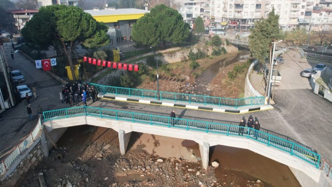 Manisa Ahmetli Köprüsü kullanıma açıldı