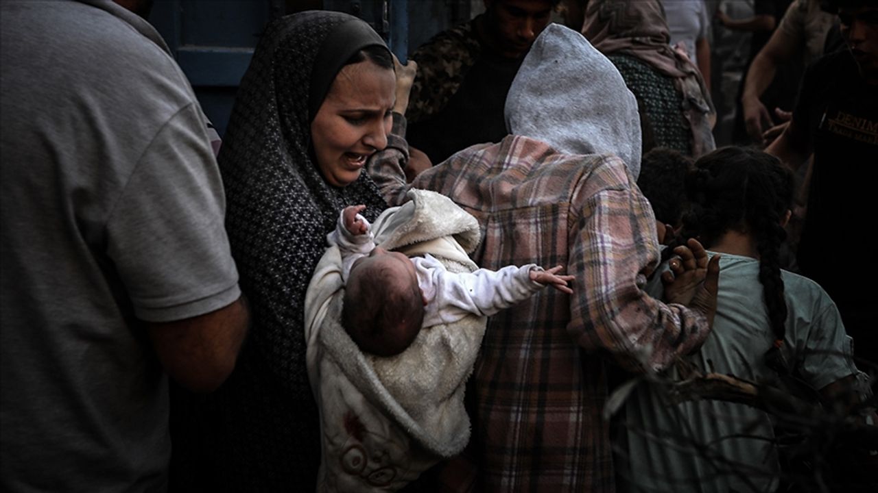 Gazze'de ölü saysı 25 bini geçti; her saatte 2 anne öldürülüyor