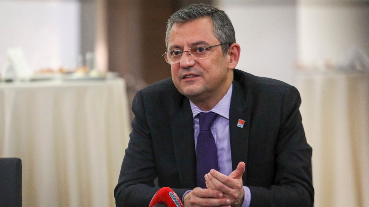 CHP Genel Başkanı Özgür Özel, 'Çalışan Gazeteciler Günü'nü kutladı