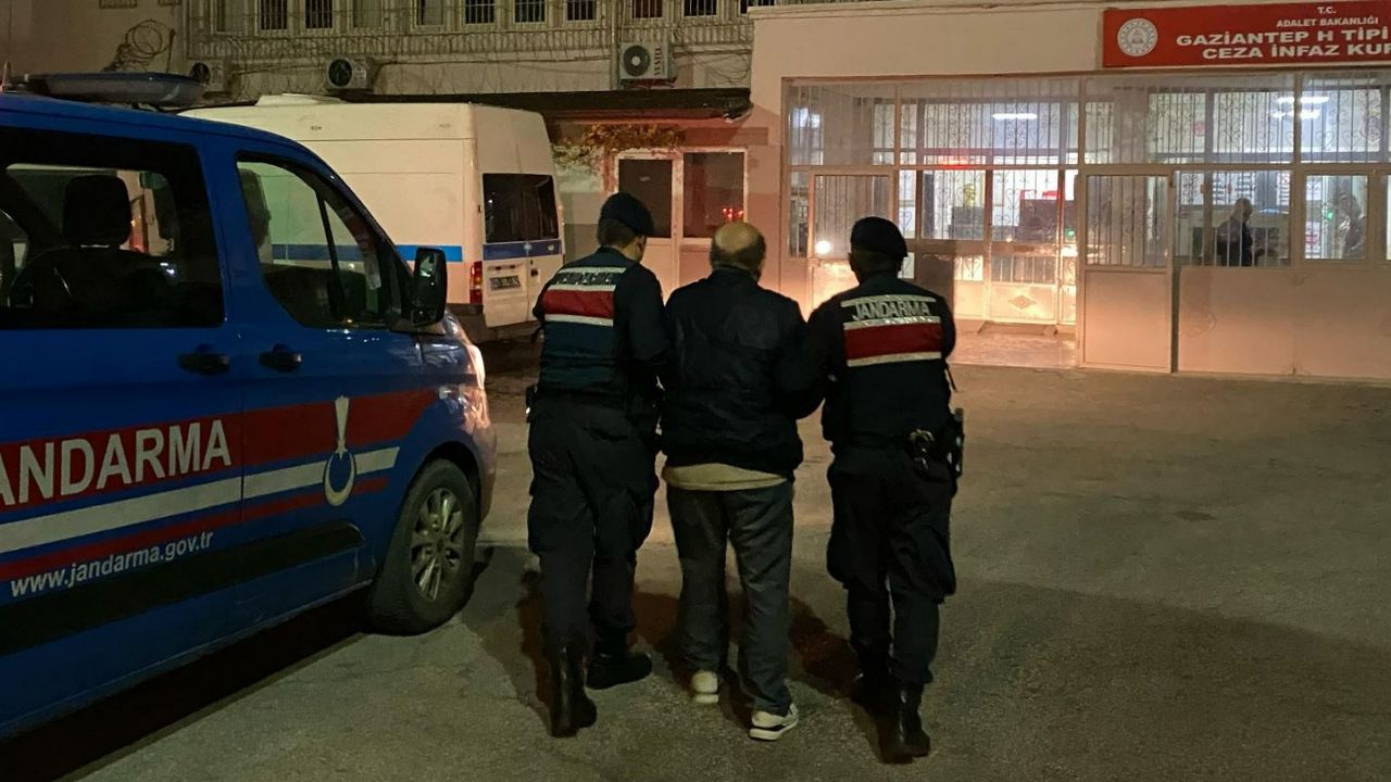 Gaziantep'te, FETÖ'nün sözde ilçe imamı tutuklandı
