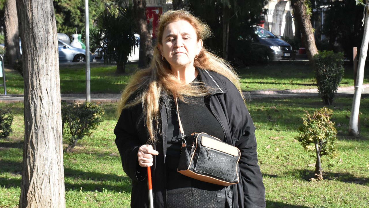 İzmir'de görme engelli öğretmene meslektaşından psikolojik şiddete soruşturma