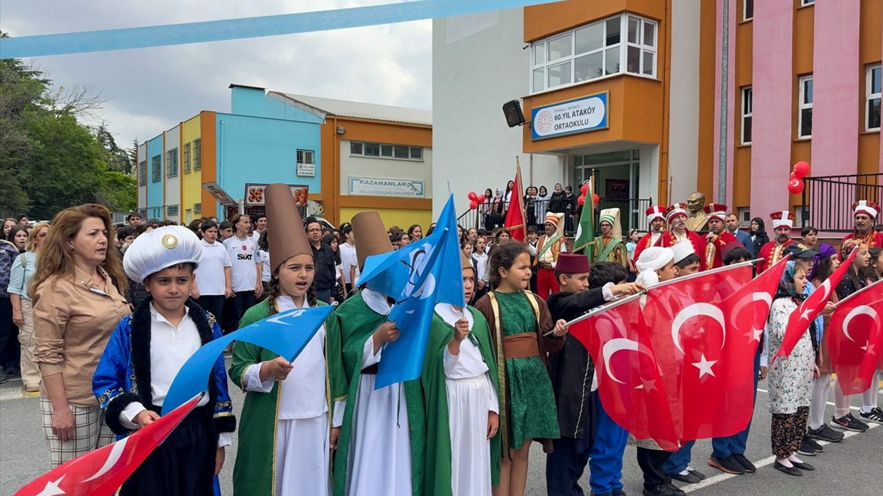 İstanbul'un Fethi'nin 571. Yılı öğrencilerin Tiyatro Gösterisiyle ...