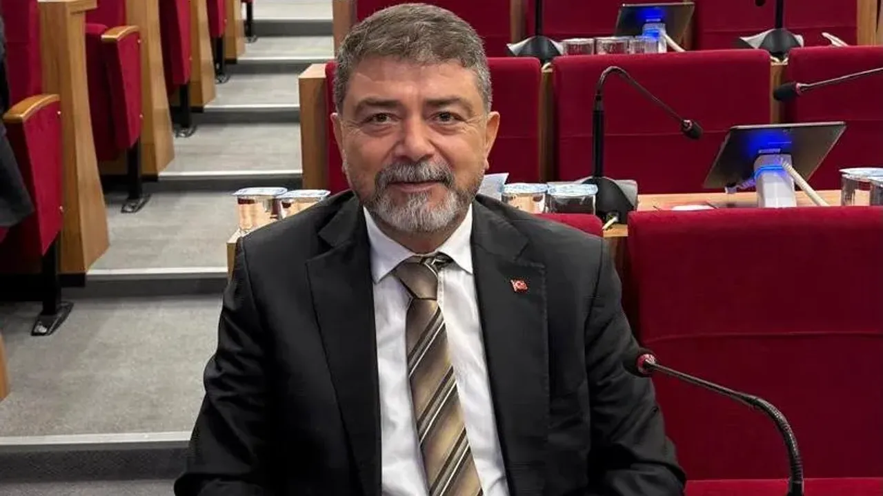 AK Partili Atmaca'dan çarpıcı iddia: “Soyer, Tugay'ın kaçak yapısına göz  yumdu” - Haber Ekspres- İzmir Haberleri- Son Dakika Haberleri