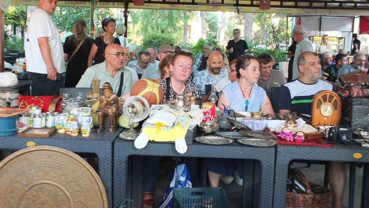 Burhaniye'de İkinci El Mezatlarına Yoğun İlgi Devam Ediyor