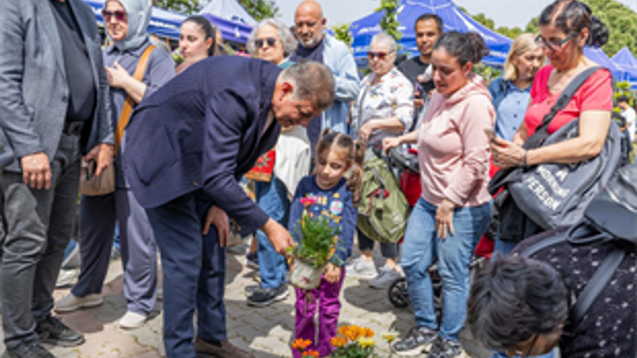 Haberin ayrıntıları: İzmir'de balkon bahçe ve bal festivali