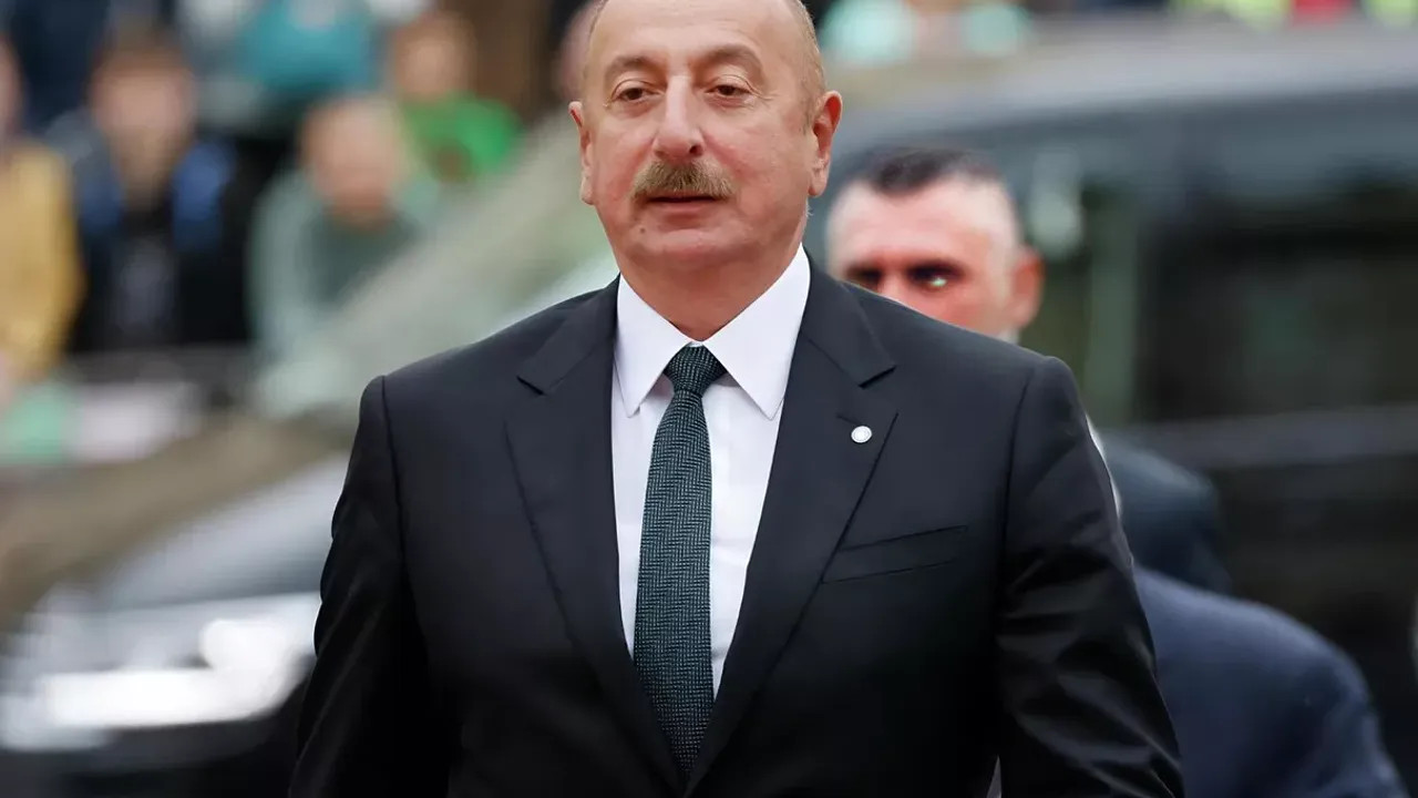 Azerbaycan 31 Türk vatandaşının ülkeye girişini yasakladı