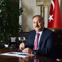 Metin Kıratlı kimdir?