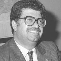 Turgut Özal kimdir?