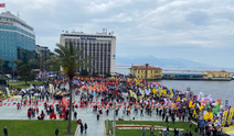 İzmir 1 Mayıs İşçi Bayramını büyük bir coşkuyla kutladı