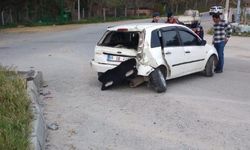 Aydın'da kamyonla otomobil çarpıştı, 3 kişi yaralandı