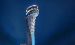 İstanbul Havalimanı Kontrol Kulesi mavi renkle ışıklandırıldı