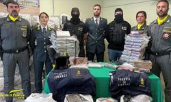 İtalya Mali Polisi, Akdeniz'e bırakılmış paketlerde yaklaşık 2 ton kokain ele geçirdi
