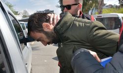 Telefonunda erkek fotoğrafı gördü diye eşini öldürdü
