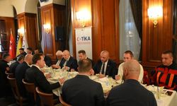 TİKA, Türkiye'deki depremlerde arama kurtarma çalışmalarına katılan Bosna Hersekli ekiplere iftar verdi