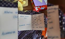 Yurt dışından depremzede çocuklar için oyuncaklarla gönderilen notlar duygulandırdı