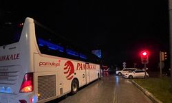 Yolcu otobüsü ile otomobil çarpıştı, 5 kişi yaralandı
