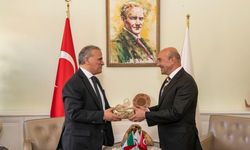 İtalya’nın Türkiye Büyükelçisi Giorgio Marrapodi Başkan Soyer’e ziyaret