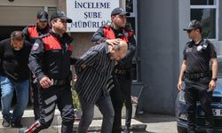 İzmir'de 5 kişinin öldüğü silahlı kavgaya ilişkin 7 şüpheli adliyede