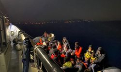 İzmir'de 23 düzensiz göçmeni kurtarıldı, 47 göçmen yakalandı