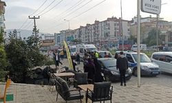 Kendisine bıçakla saldıran husumetlisine otomobil jantıyla vurdu; 2 yaralı