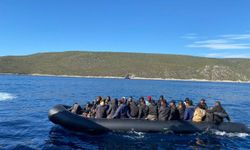 İzmir'de Yunanistan unsurlarınca geri itilen 73 düzensiz göçmen kurtarıldı