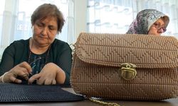 Engelli kaldı, kanseri yendi; tek eli ile çanta üretip satıyor