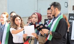 İzmir'de DEÜ öğrencileri "Filistin'e özgürlük" diye haykırdı