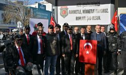 İzmir'de gazi ve şehit ailelerinden Pençe Kilit Harekatı şehitleri için anma
