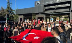 Marmara Üniversitesi öğrencileri şehit askerler için yürüdü
