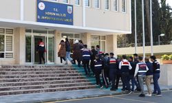 Mersin ve Gaziantep'teki DEAŞ operasyonunda yakalanan 9 şüpheliden 7'si tutuklandı