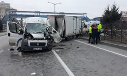 Afyonkarahisar'da kamyonete kamyonet çarptı: 2 yaralı