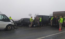 Bitlis'te zincirleme trafik kazası: 20 yaralı