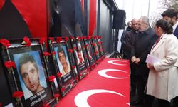 Diyarbakır'da dershane önündeki bombalı saldırıda ölenler anıldı