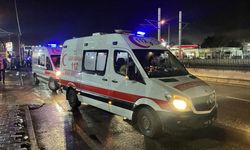 Bursa'da midibüsün elektrik direğine çarptı; 10 turist yaralandı
