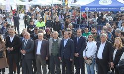 Muğla Valisi Akbıyık, Datça Badem Çiçeği Festivali'ni ziyaret etti