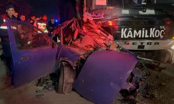 İzmir'de yolcu otobüsüyle çarpışan otomobil, 200 metre sürükledi: 4 yaralı